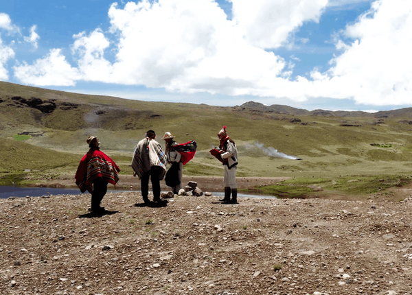 fotograma de la película Yakuqñan, Caminos del agua