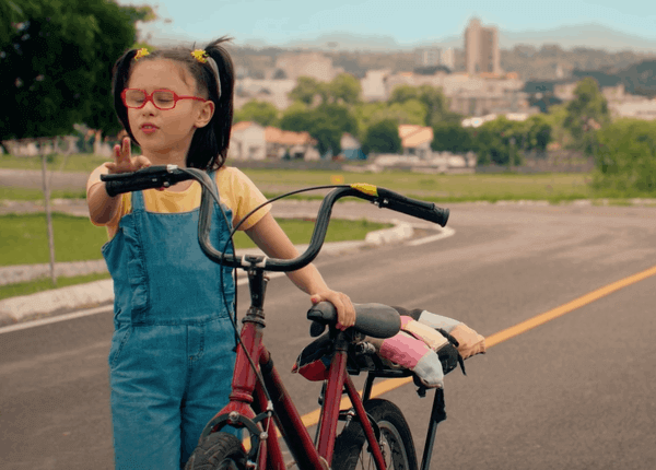 fotograma de la película Sobre Amizade e Bicicletas