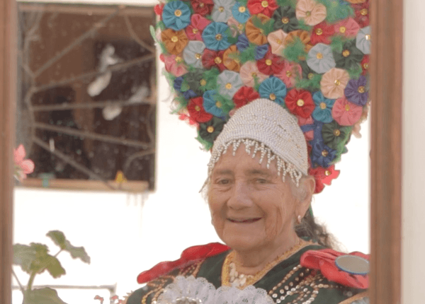 Imagen destacada de la película: Flores en mi espíritu